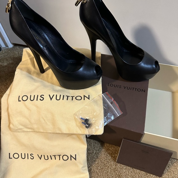 Louis Vuitton heels authentic - Picture 3 of 14